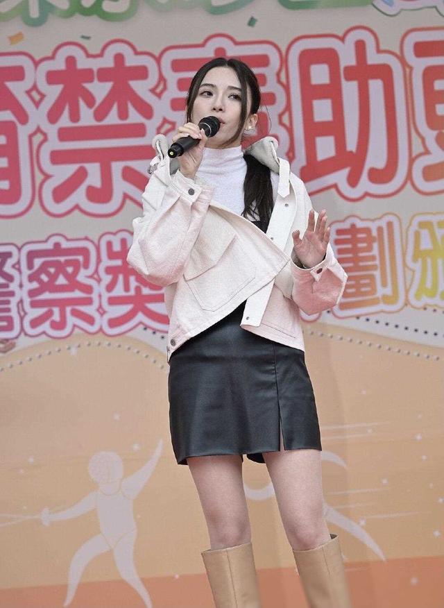 新恋情曝光?TVB小花晒庆生照现神秘男子,出道被力捧陷整容风