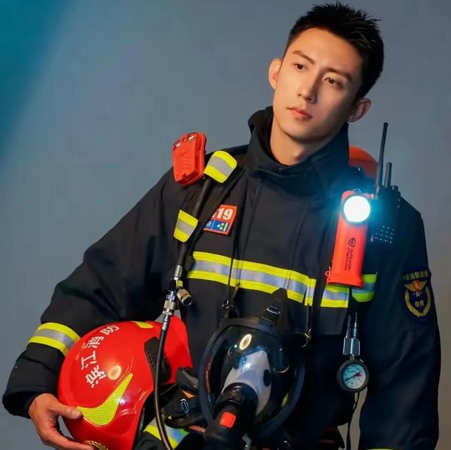 热巴黄景瑜秘婚生子?真相揭晓,评论区炸了!