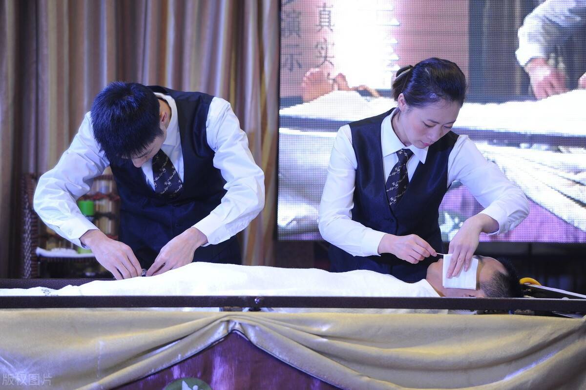 活久见!中国开设首个殡葬职业本科专业,他们掐准了市场的咽喉