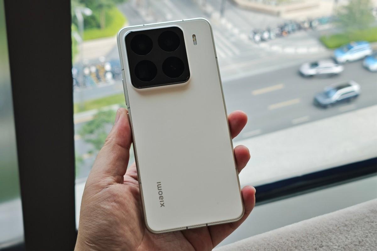 iQOO13對(duì)比小米15 Pro：新品那么多，2K高分屏手機(jī)只有這兩款