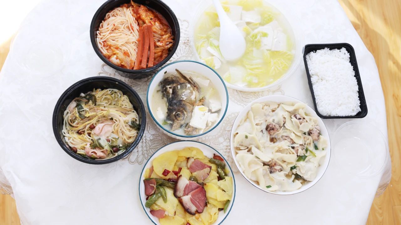 “过午不食”到底是减肥还是伤身？提醒：只有3种人可以不吃晚饭