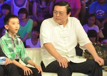 从一代名嘴到节目被叫停，销声匿迹7年的老梁，如今过得如何