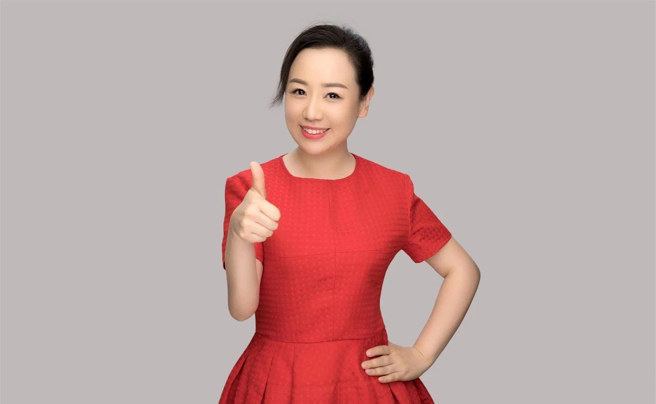 42岁演员关凌辅导作业进医院,硕士学历鸡娃也不容易,网友:全国当妈的痛