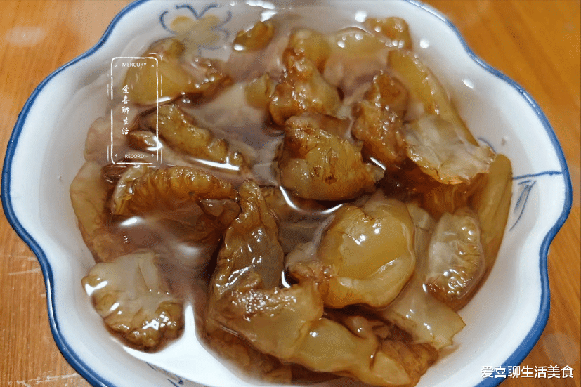 这食材5块做一盘，一洗一拌就上桌，口感脆嫩味道鲜美，中老年要多吃！