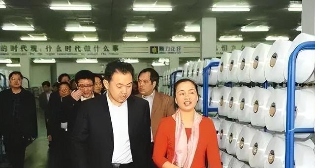 年入8177亿!超越华为成为国内最大民企,江苏女首富哪来那么多钱