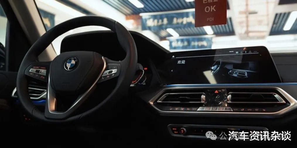 奔驰！宝马“打价格战”，不足30万起步，GLC却更给力，258马力