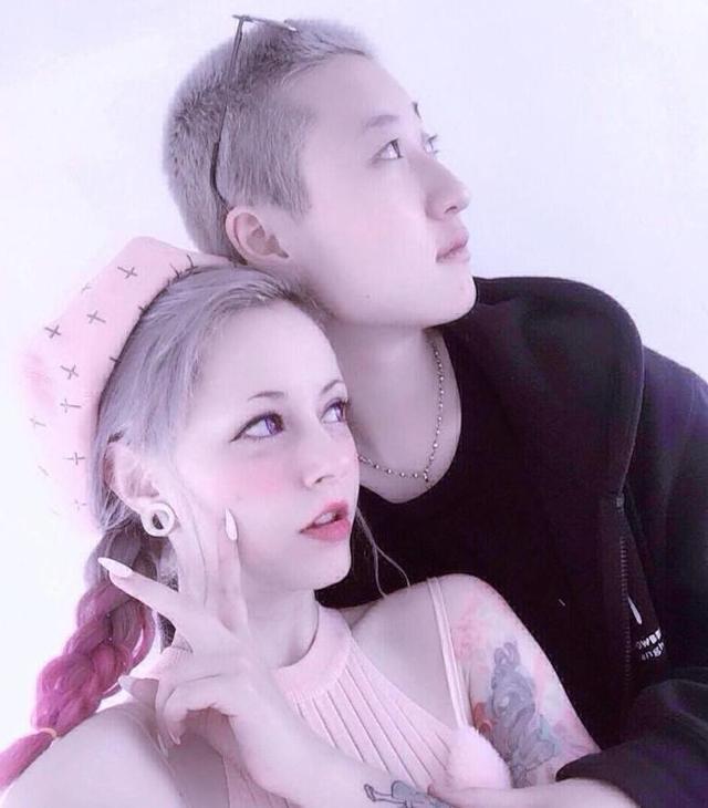 成龙女儿吴卓林近状曝光:睡桥洞,靠救济粮生活,金星说的话应验了