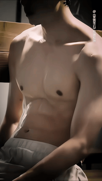 平心而论,内娱真正的绝色美男只有12位,他们酷帅雅痞,清新性感