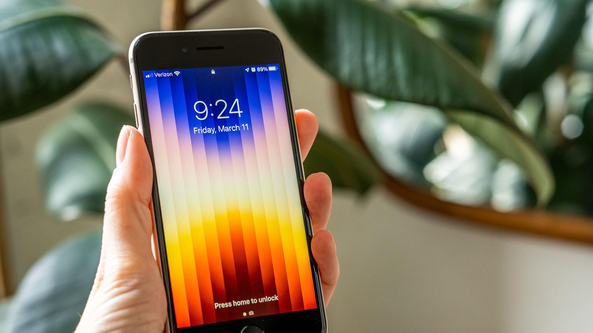 新款iPhone SE或将成为苹果中端市场的有力竞争者