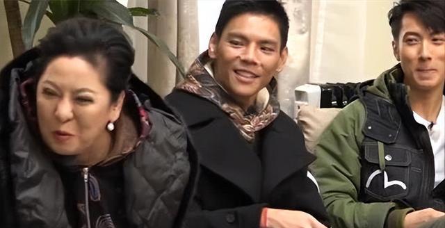 向佐掌掴李小龙模仿者,对方报警:向华强儿子无法无天?本人回应