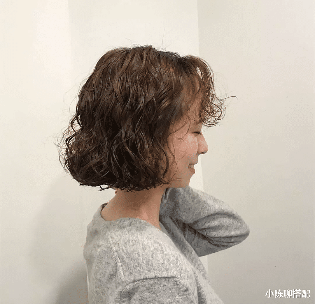 龙抬头马上到,给中年女性准备的“8”款发型,看看你适合哪种?