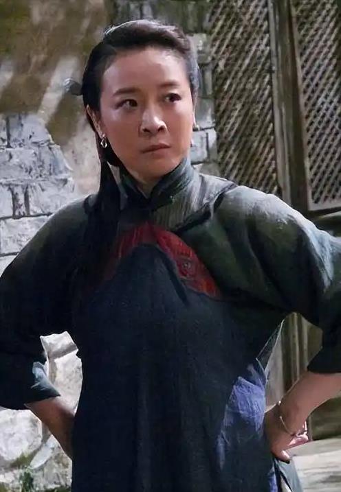 她是国家一级演员,婚内多次给丈夫戴绿帽,丈夫隐忍27年没离婚