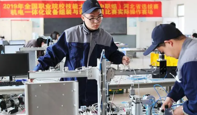 你怎么看本科生选择回到中职、高职院校“回炉”