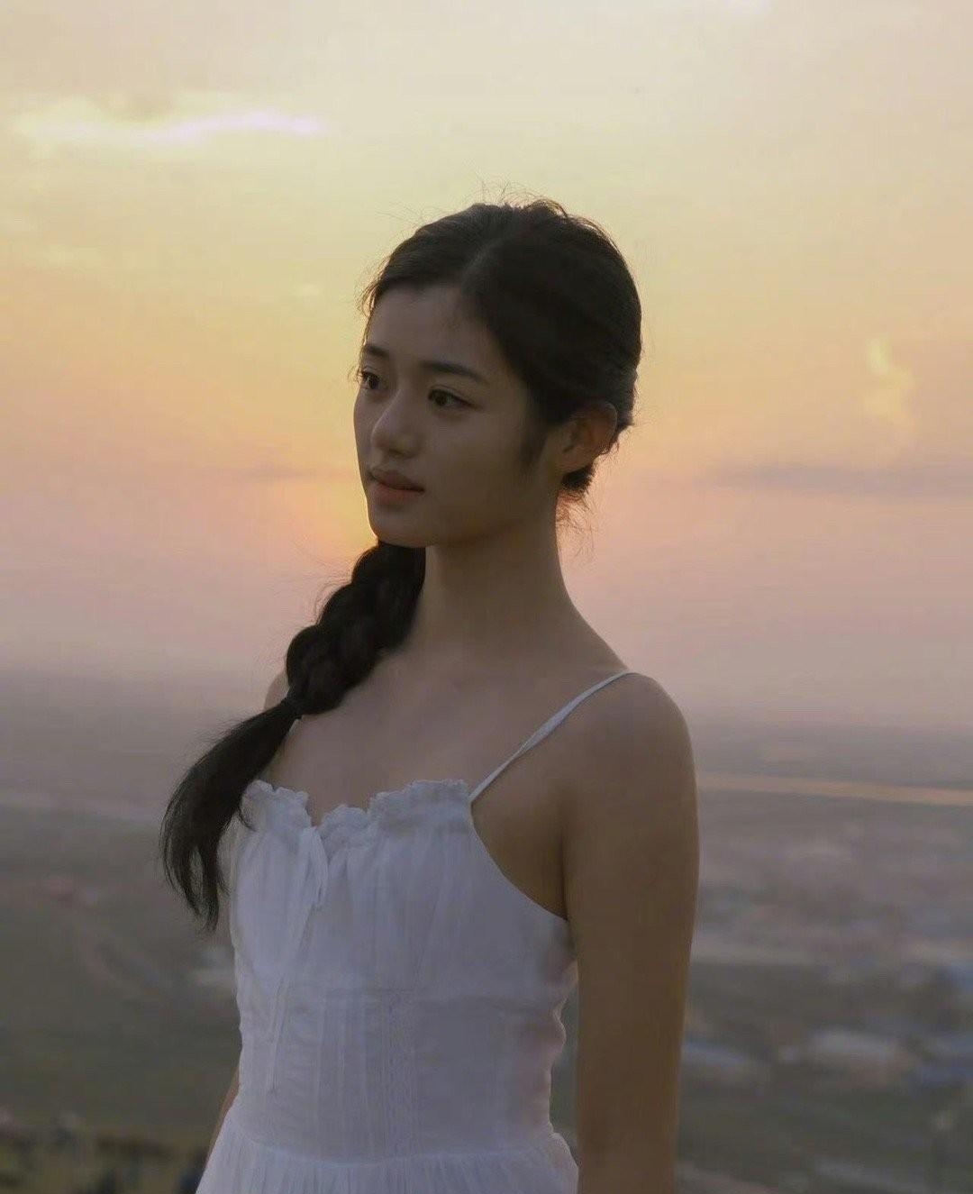 于正解释新艺人名字,网友认为名字别人不会读,怎么会红得起来呢