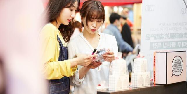 薇娅\懒人伞\一夜走红,39度出门不怕晒,网友:出门又轻又方便!