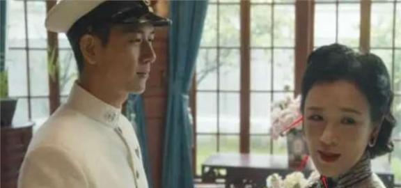 “馒头脸”的风吹进央视:钱花了事业完了,王珞丹的自然脸赢麻了