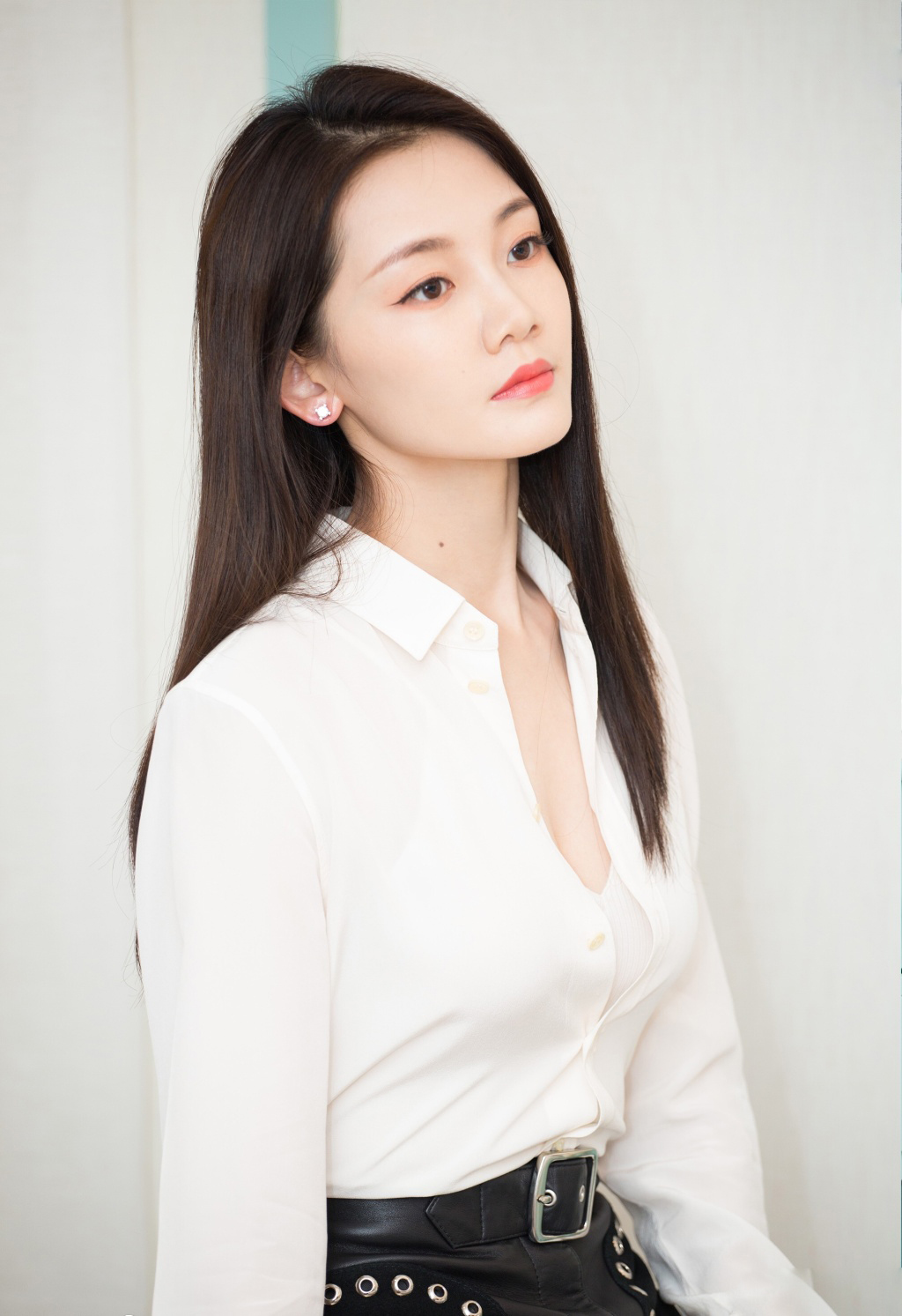 冯小刚:她太能“装”了,永远都红不了,更别提拿奖了