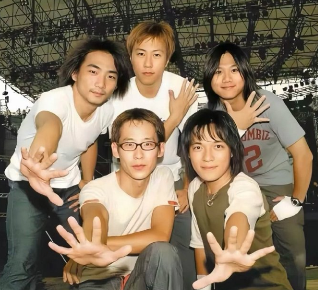 梁龙:我最烦的就是五月天,他们和摇滚没有什么关系