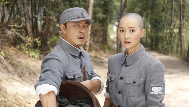 别再给军人这个职业抹黑了,这4位明星演军人看着难受,玩儿呢?