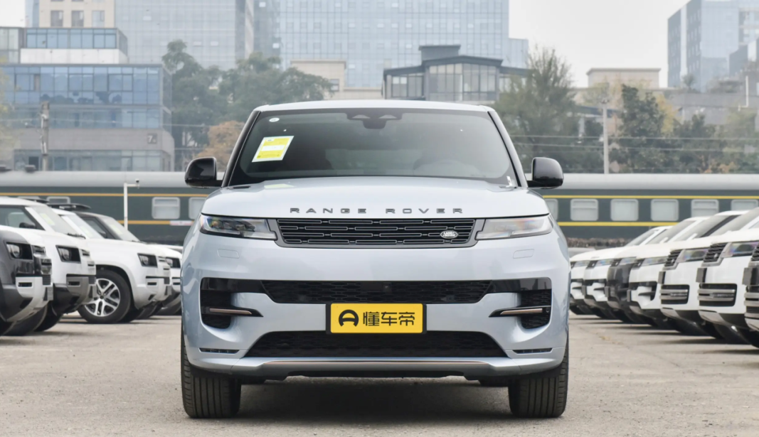 揽胜跌破70万！3.0T、400马力、全时四驱，这车你爱了吗？