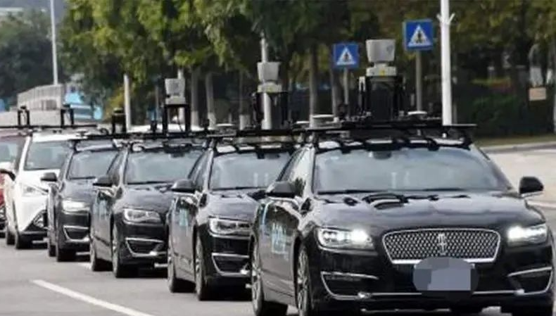广东出现大批帽子汽车，没车牌却没有人管，交警：我也没辙