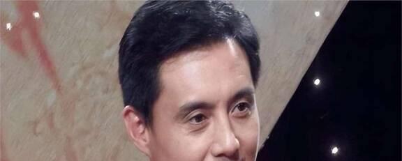 他被谢霆锋殴打成重伤,发妻6次流产绝情离开,今沦为卖卤肉谋生