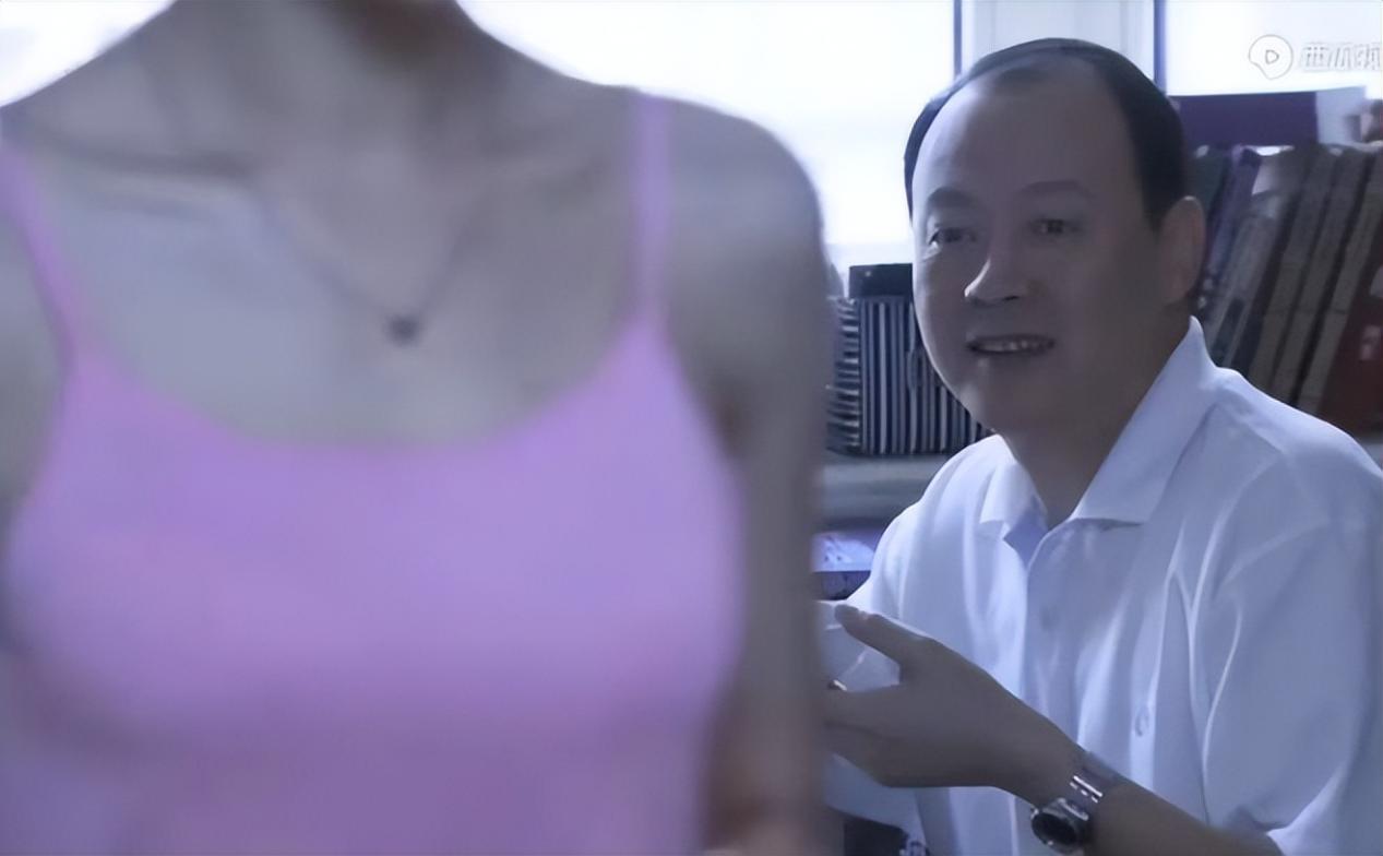 他是国家一级“三级演员”，从影38年无人识，戏路比六小龄童还窄