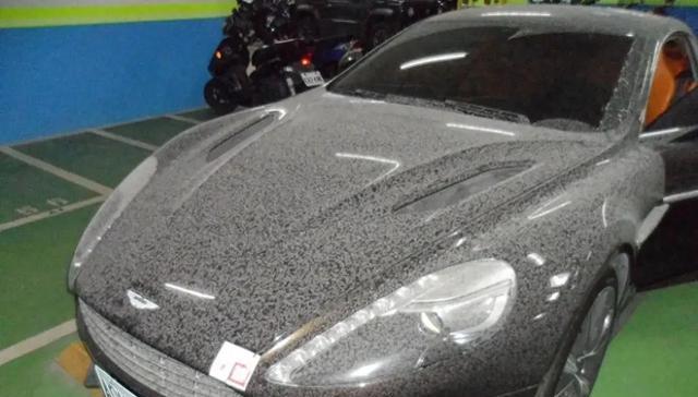 大S出手了！强制拍卖汪小菲1680万跑车，车内长霉斑，细节图曝光