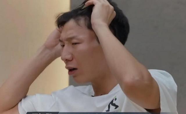 《披哥4》首播!几位专业的歌手愣是比不过一个专业的演员!