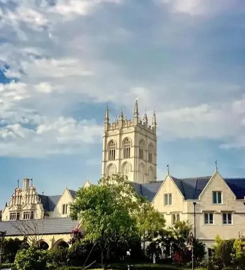 上海郊外華為全球最大的研發中心“練秋湖華為小鎮”，讓日媒驚奇