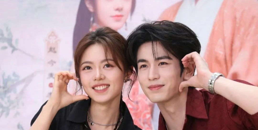 正午阳光大作!赵今麦张凌赫二搭,看到导演的名字:这剧稳了