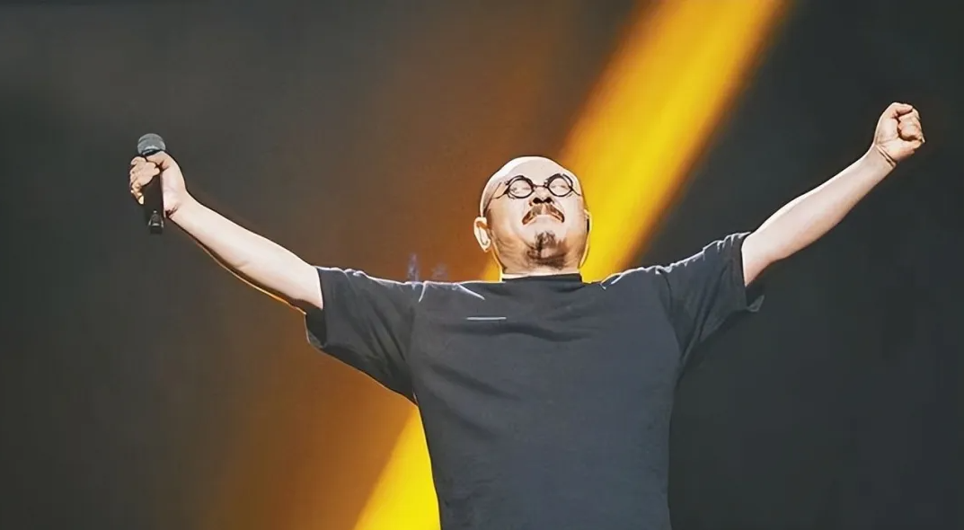 2025央视春晚彩排路透曝光!春晚混子再登台,网友:咋又是他