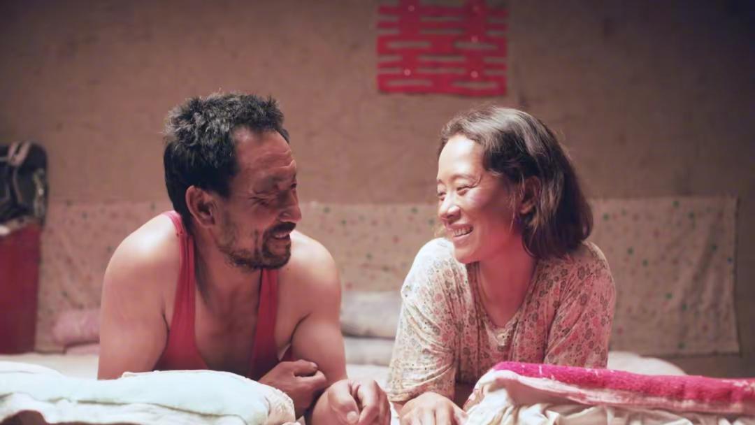 张曼玉说的太对，从断崖式衰老的海清身上，看到娱乐圈残酷的现实