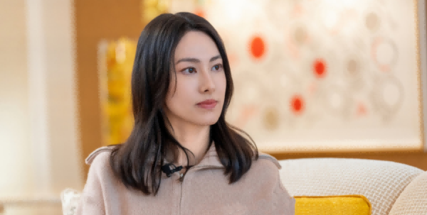 梁洛施|重磅揭秘！梁洛施受邀出演鲁豫有约，坦言生子是人生最幸福的决定，再来一次也毫不后悔！