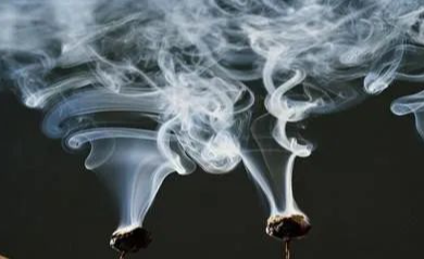 嘴唇老干燥起皮？别以为是缺水！医生：或是身体发出的求救信号