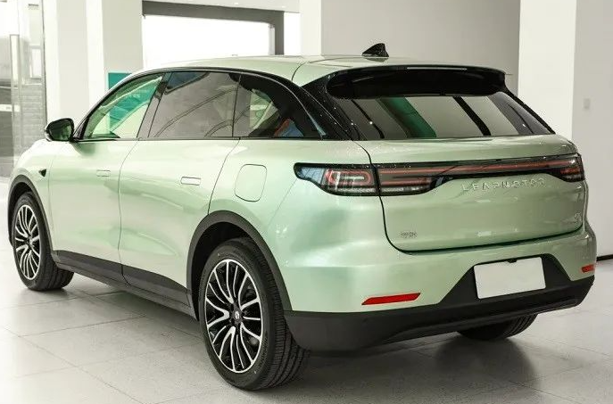 10万的增程SUV，轴距2930mm，家用空间逆天，续航超1100公里！