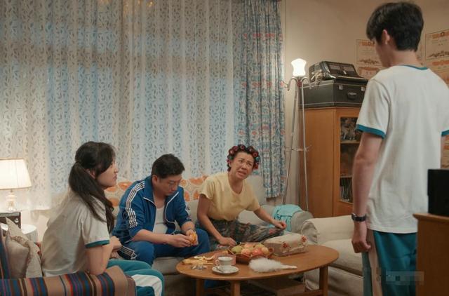 央视《迎风的青春》:观众到底做错什么了,要被这样的烂剧暴击?