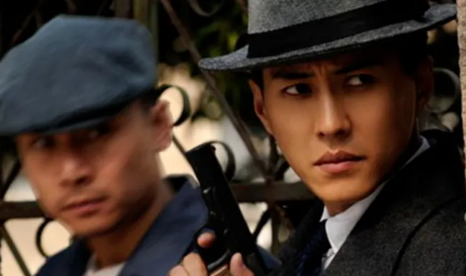 靳东、姚安濂巅峰对决,危机四伏,险象环生!终于有让我熬夜狂追的谍战大剧了