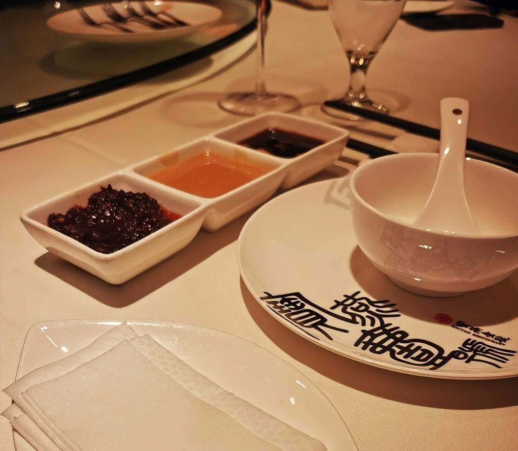 又暴雷!20年知名沪上老牌“凉了”,超40家门店欠薪、一夜闭店