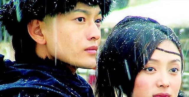 44岁秦岚不结婚不生子，与小9岁小鲜肉热恋，凭什么活得这么爽？