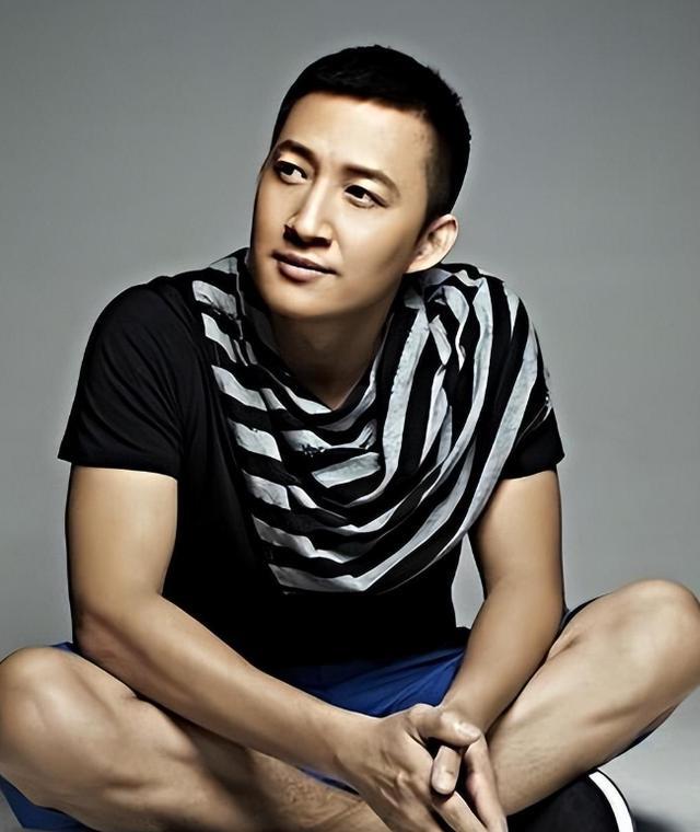 王阳坦言：我最明智的选择是与蒋欣分手，成功娶了年轻四岁的高斯