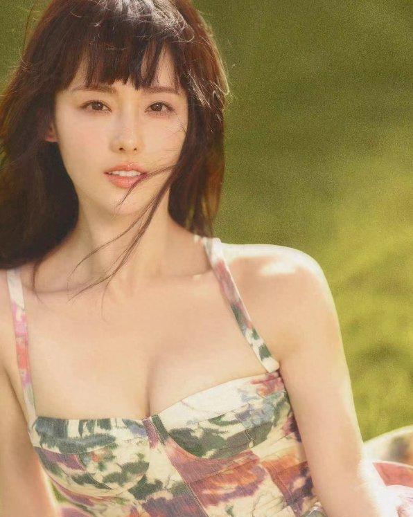 这次,36岁靠美貌翻身的张嘉倪,又给娱乐圈来了个“回马枪”