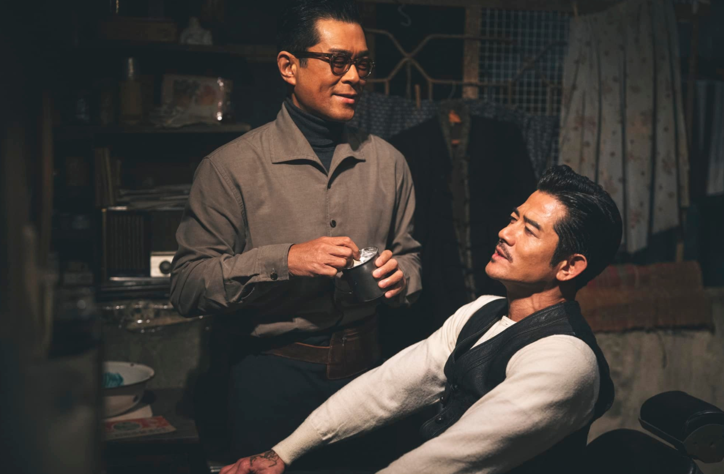 挖来沈腾黄金配角,和吴京对决,成龙又带来一部新片,成本超2亿