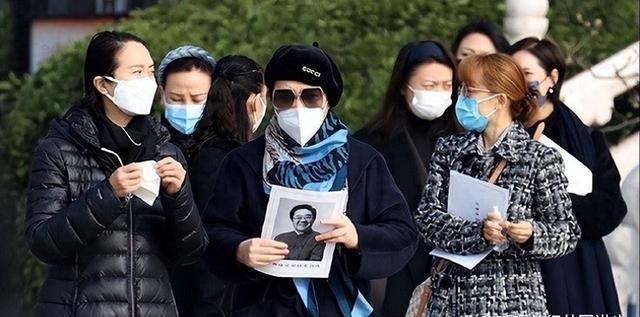 金铁霖追悼会：唯一儿子嚎啕大哭，现任老婆与前妻李谷一都没出席