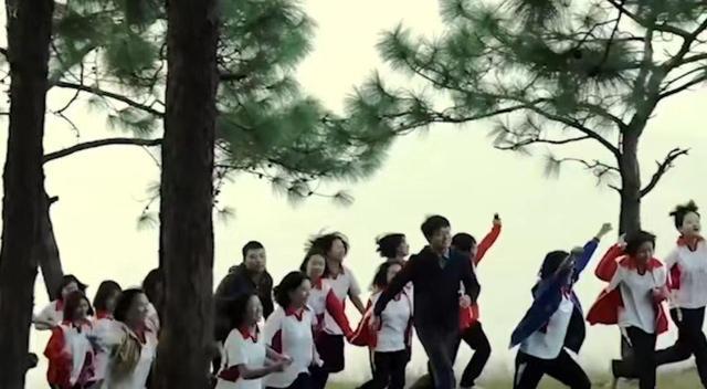 没想到,宋佳竟以这种方式,给娱乐圈的“海清们”提了1个醒!