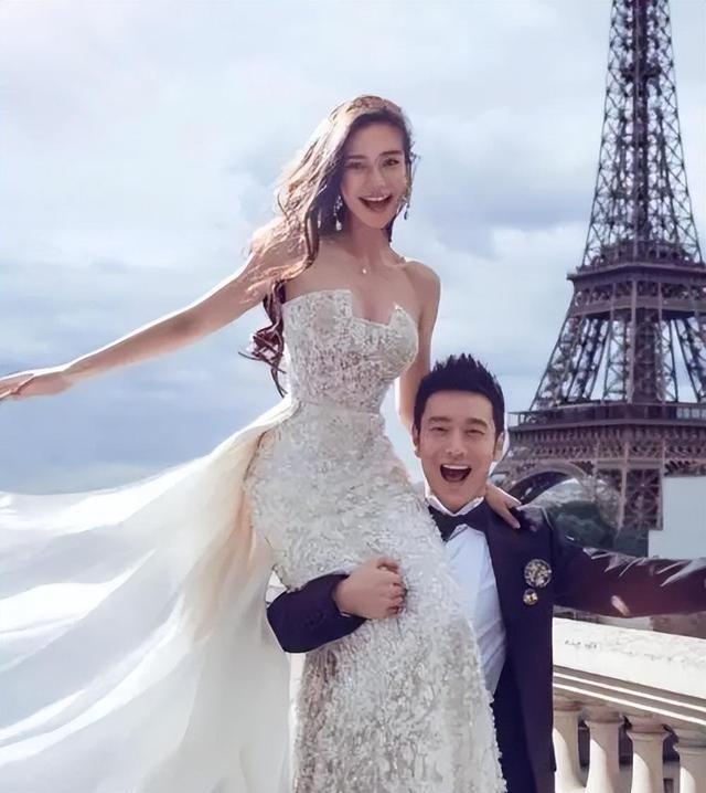 杨颖18岁在日本照片曝光,大口啃雪糕毫无形象,是否医美一看便知