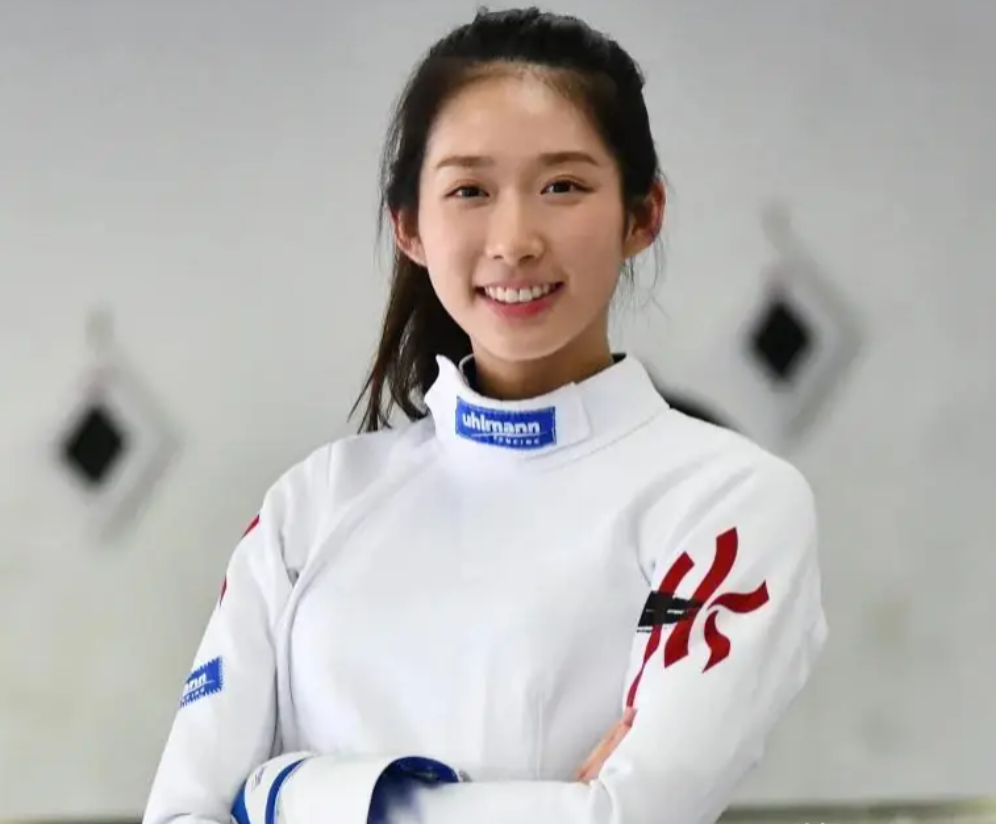 中国30岁老将大逆转夺金!酷似林志玲,奥运奖金557万,激动哭泣