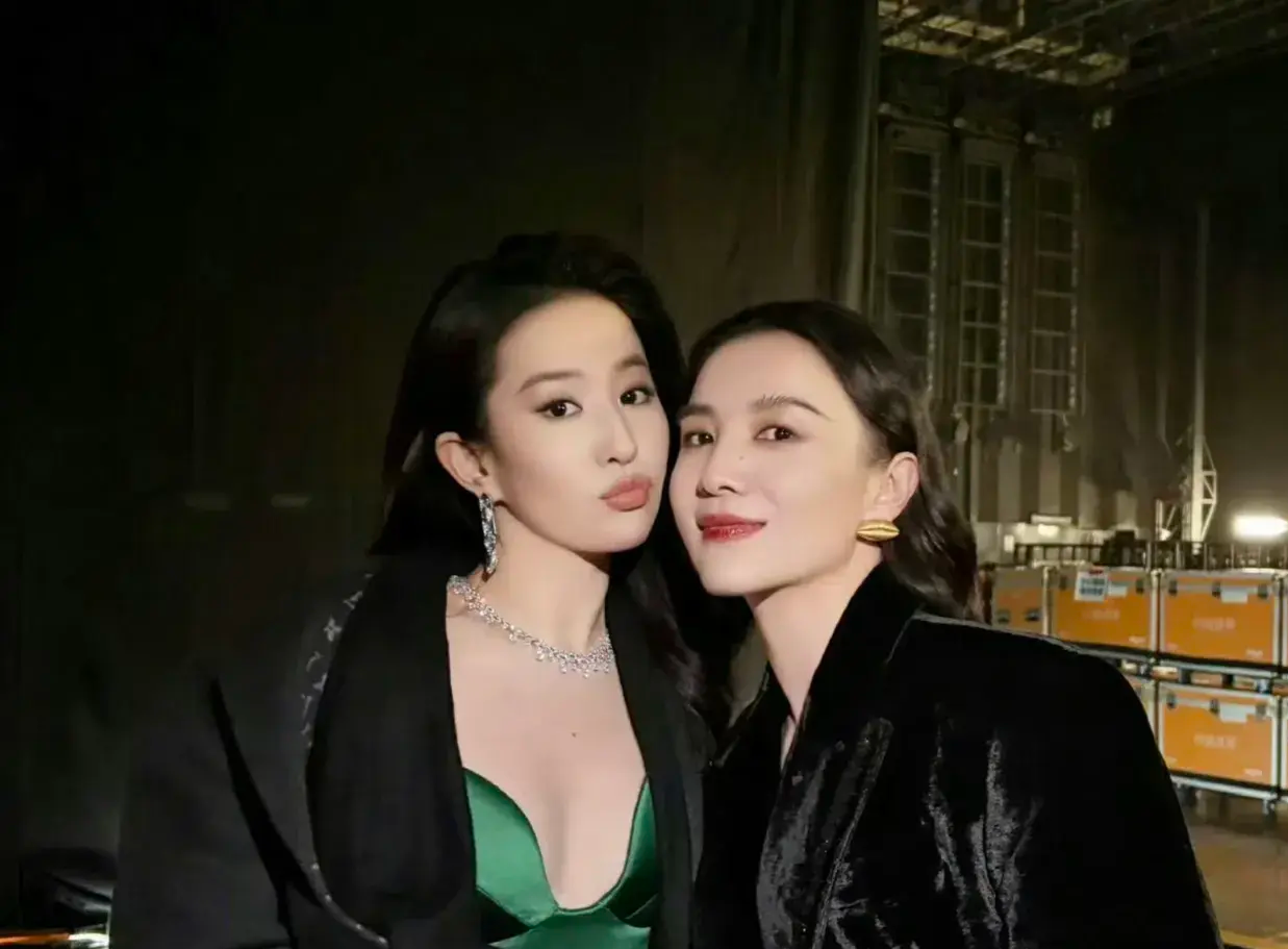 《小巷人家》再次扯掉内娱遮羞布!石云鹏无戏可拍,蒋欣颗粒无收