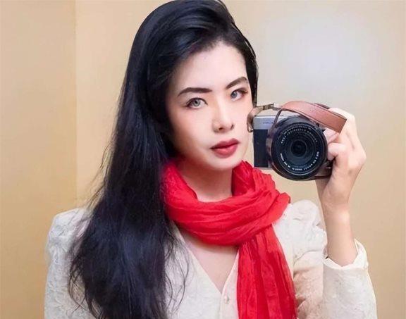 “全网公敌”许可馨,回国后叫嚣无人敢动她,现如今去藤校读博