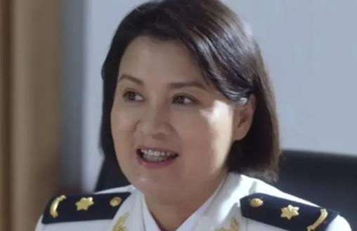 《海天雄鹰》七个纯天然美女，虽然不是整容脸，但感情戏让人不适